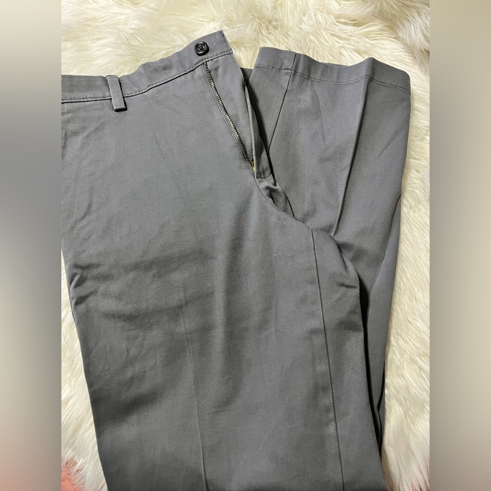 NWOT Dockers Classic Fit waterless pants -Gray W33L30 - Picture 2 of 5